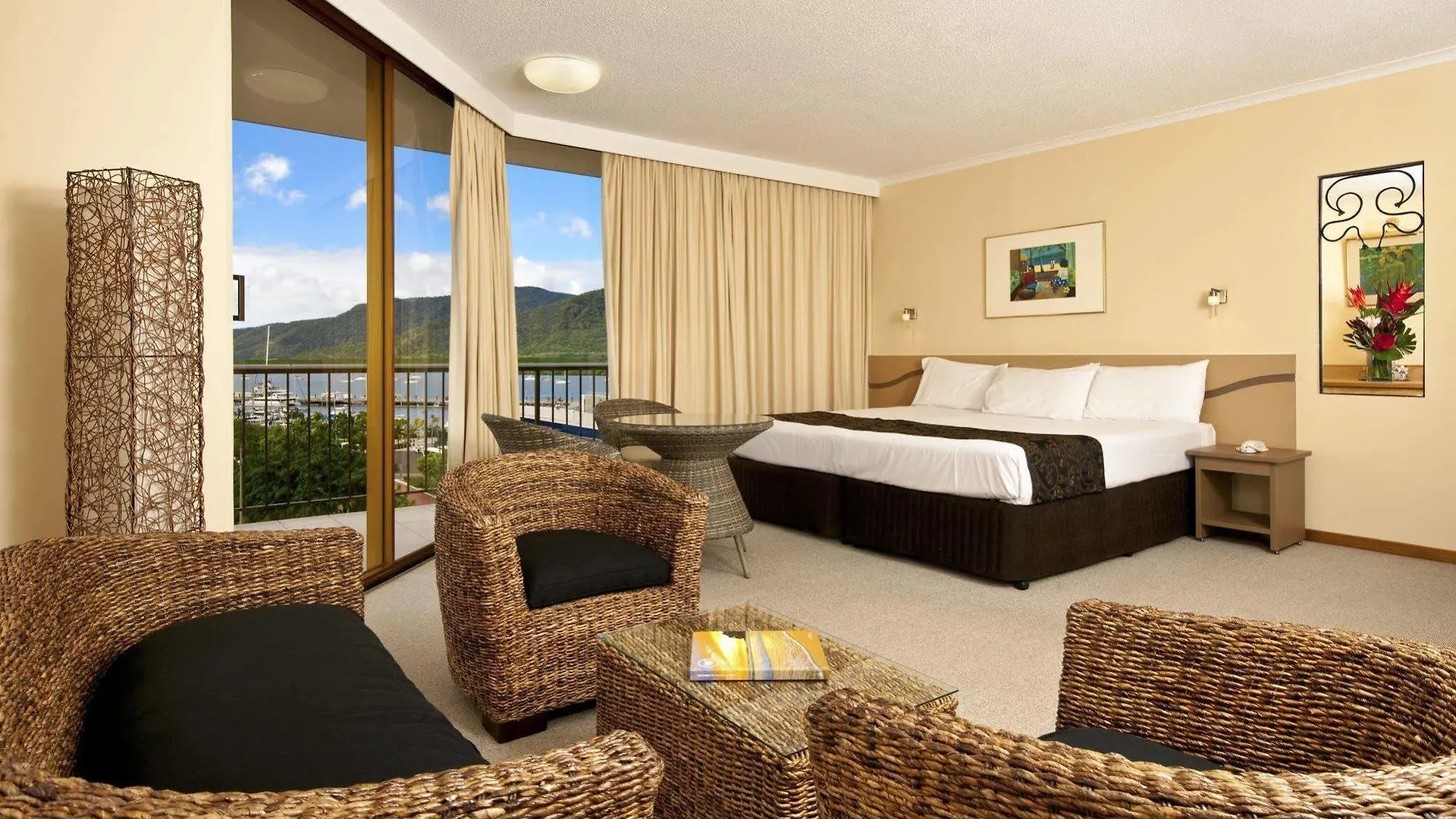 ****  Pacific Hotel Cairns Australia